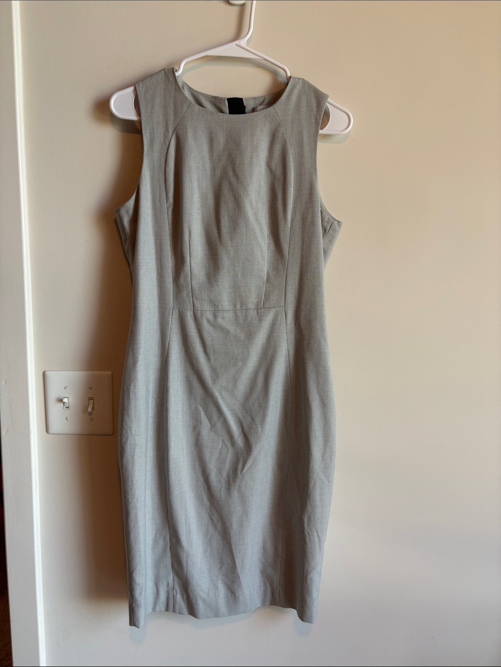 H&M Sleeveless Sheath Dress in Light Gray